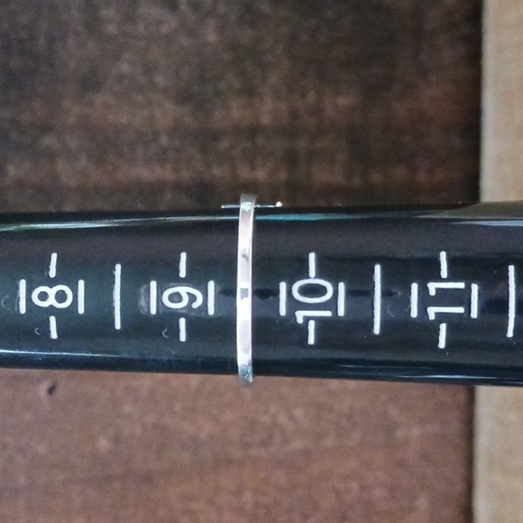 Silver Four Prong Synthetic Crystal Stonw Ring - Picture 7 of 10